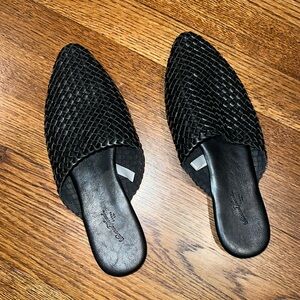 Target Universal threads woven flats